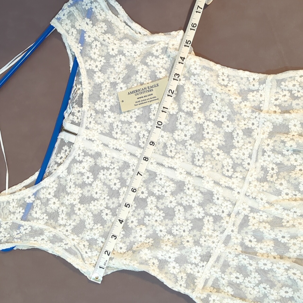 American Eagle Outfitters top embroidery floral daisies lace XS cottage core
